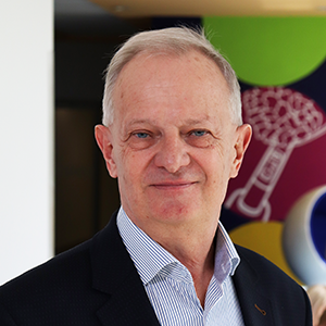 Dr Robert Pietrusiński