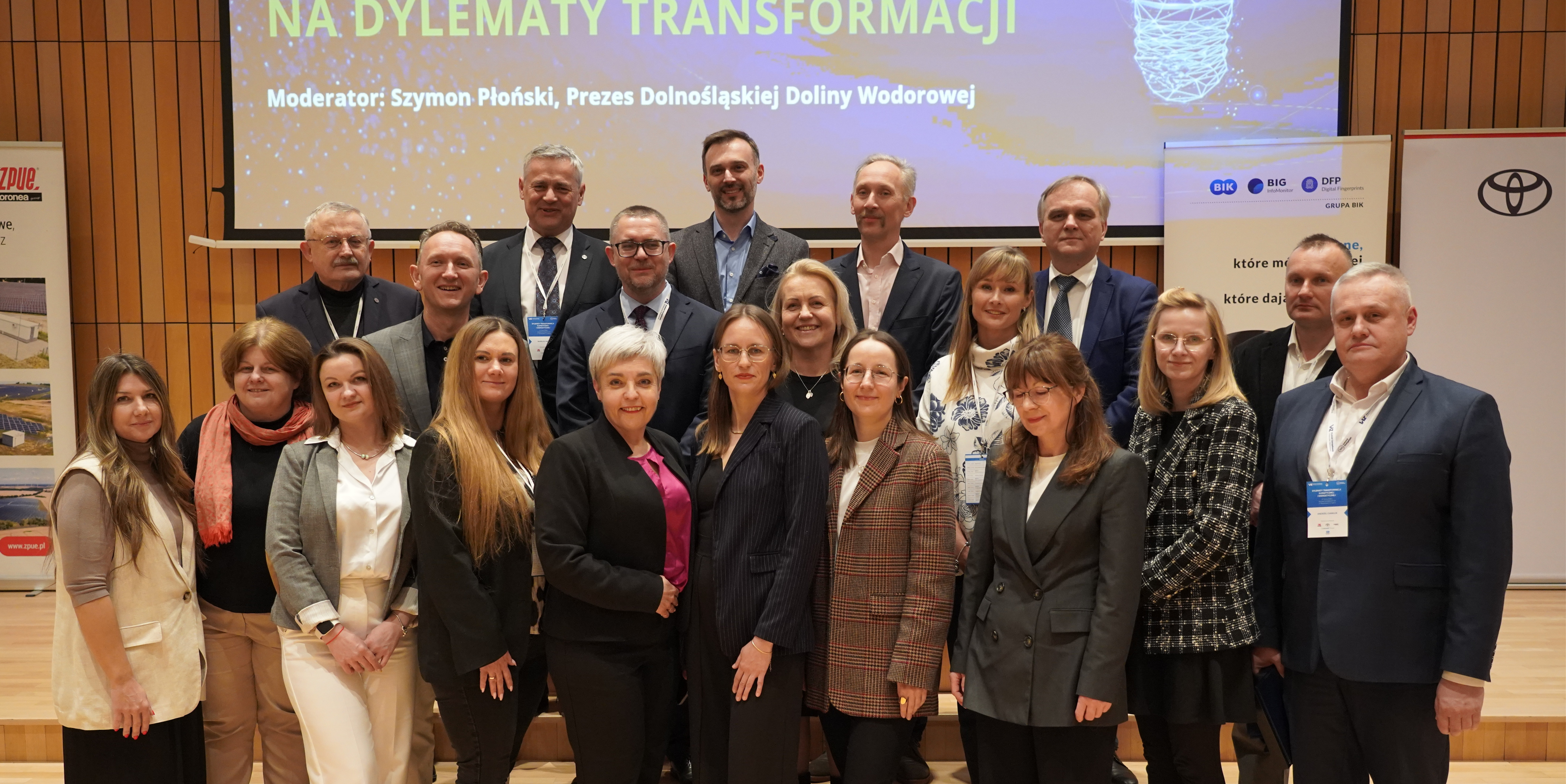 Gratulacje dla Absolwentów II edycji studiów z Polityki klimatycznej