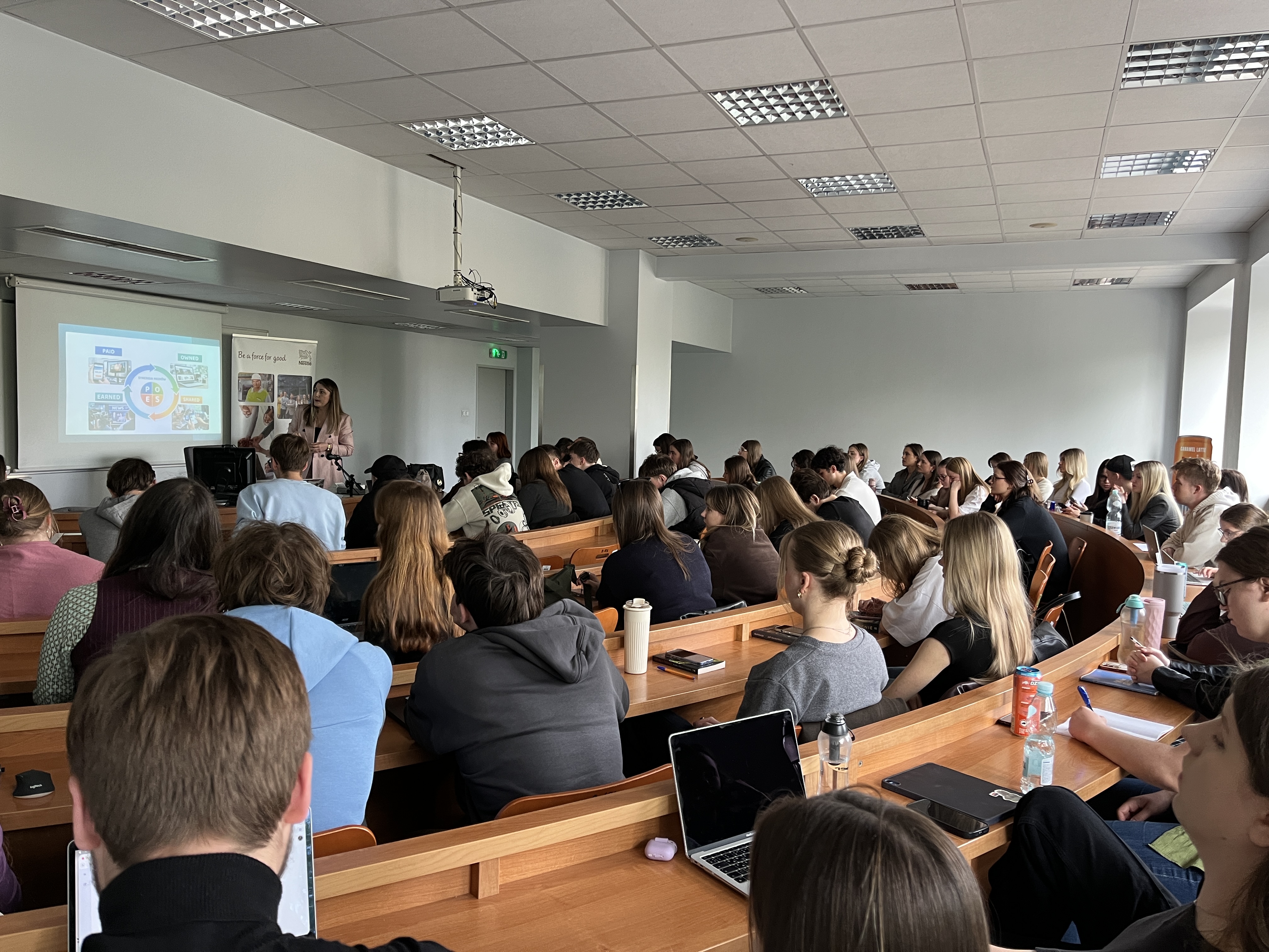 Wystąpienie przedstawicieli Nestlé na zajęciach “Marketing internetowy” dr Anny Bianchi